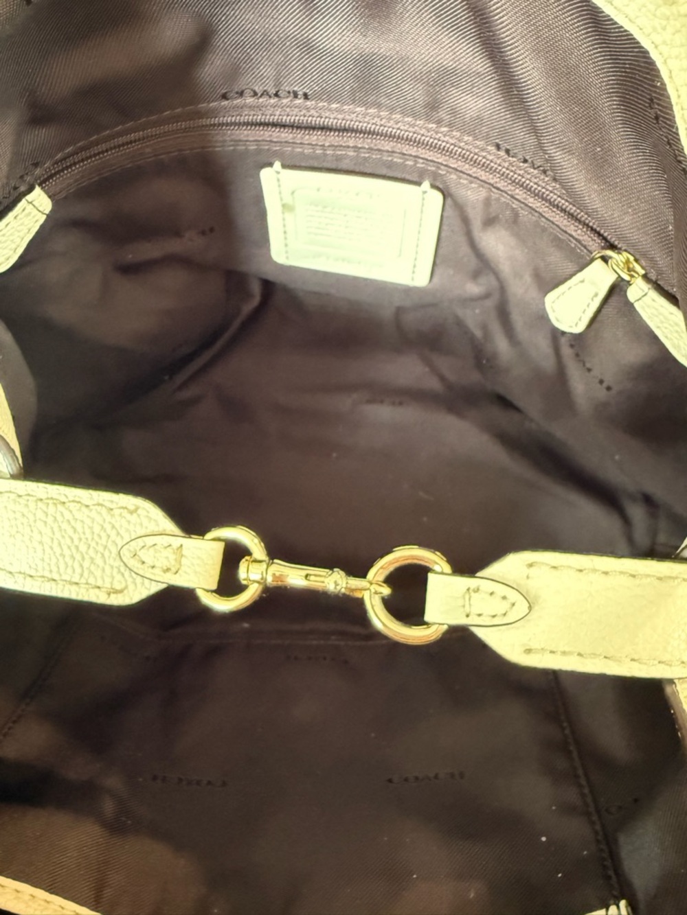 Coach Ivory Pebbled Leather Shoulder Bag with Gold Hardware EUC - Picture 6 of 7